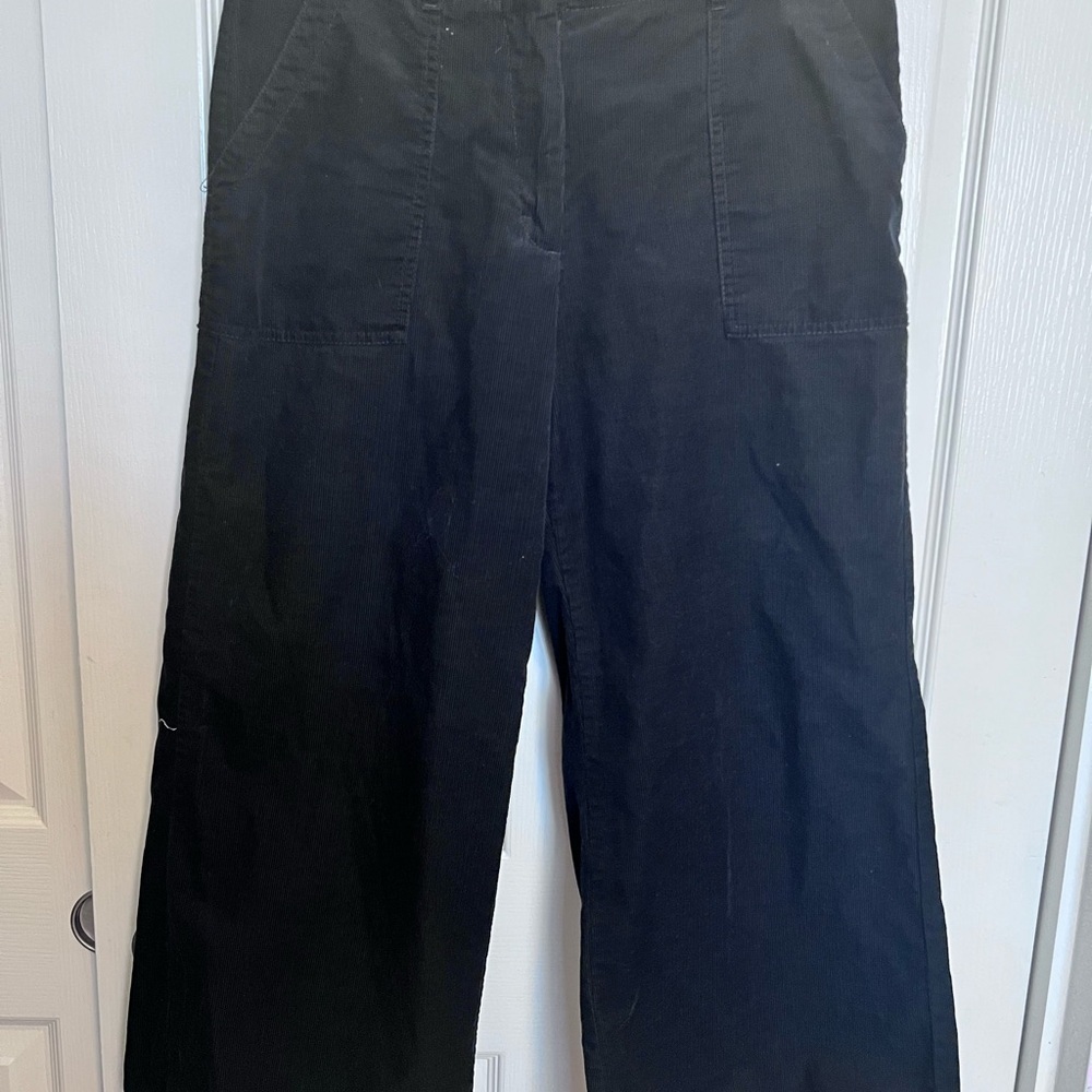 Max Studio Black Corduroy Capris